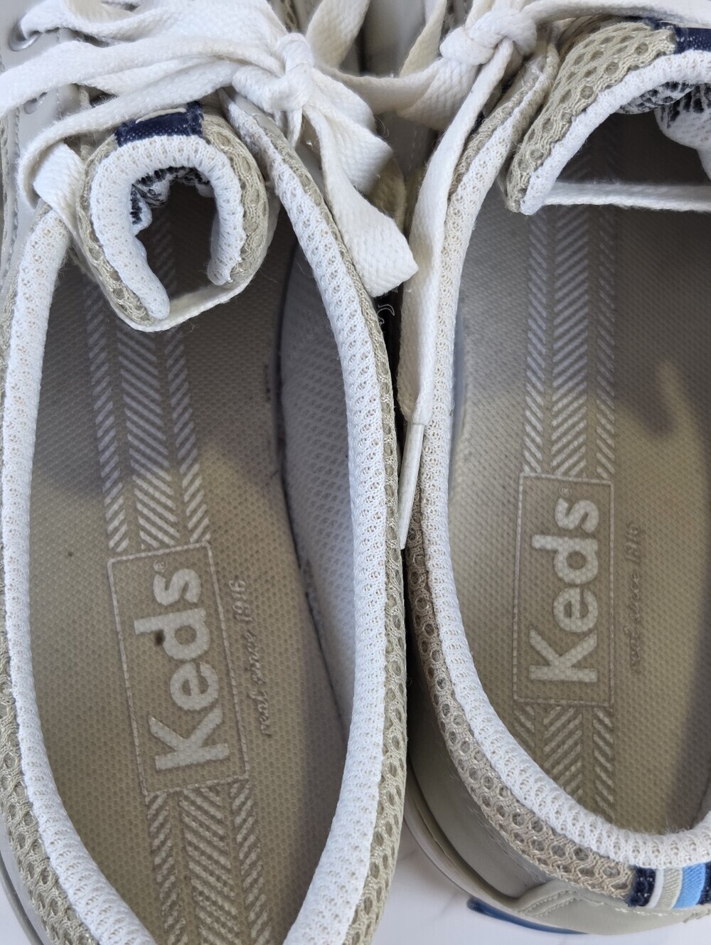 Keds Light Gray and White Lace-Up Sneakers(B32) - Picture 7 of 14
